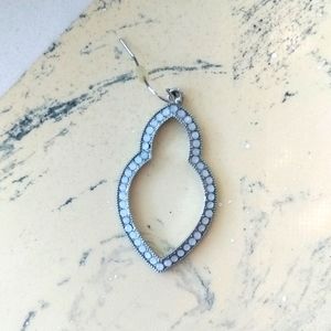 Marlin Schiff drop open earring white